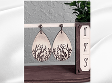 Load image into Gallery viewer, Earring Design Floral Design 149
