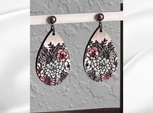 Load image into Gallery viewer, Earring Design Floral Design 239
