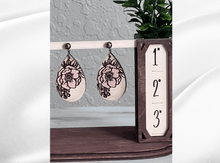 Load image into Gallery viewer, Earring Design Floral Design 264
