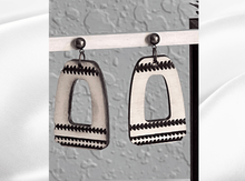 Load image into Gallery viewer, Earring Design Geometric Design 302

