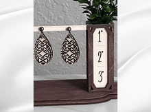 Load image into Gallery viewer, Earring Design Geometric Design 307
