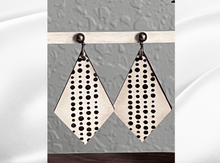Load image into Gallery viewer, Earring Design Geometric Design 97
